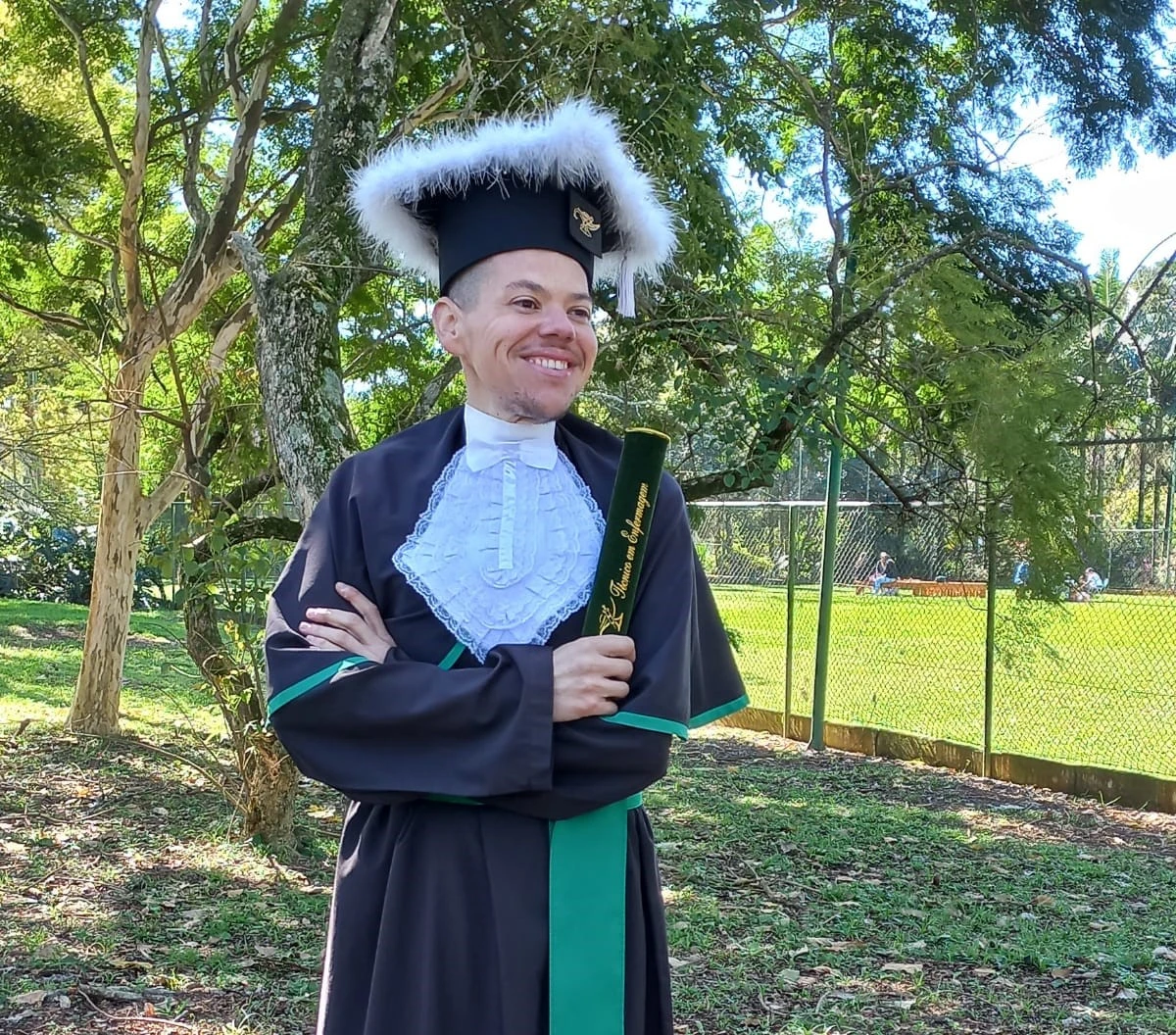 Tudo Começa Com Um Curso Técnico- conheça a história Fagner da Luz, Técnico em Enfermagem 