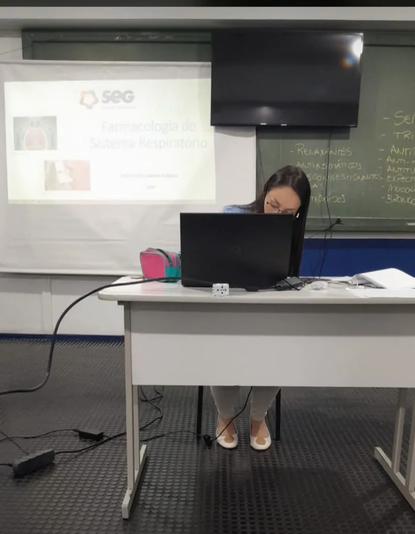 Tudo Começa com um Curso Técnico: Conheça a História de Josieli Bassin, Técnica em Farmácia