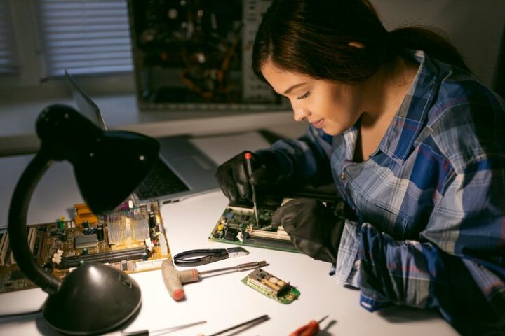 Posso trabalhar enquanto faço um curso técnico?