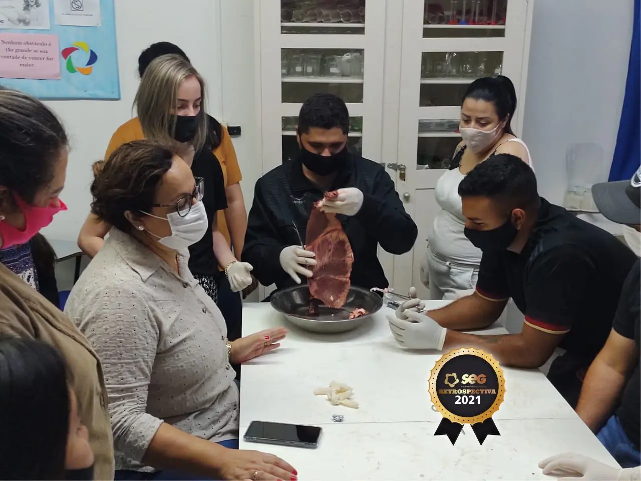 RETROSPECTIVA- ALUNOS DO CURSO TÉCNICO EM ENFERMAGEM DE IJUÍ EM AULA PRÁTICA DE FARMACOLOGIA