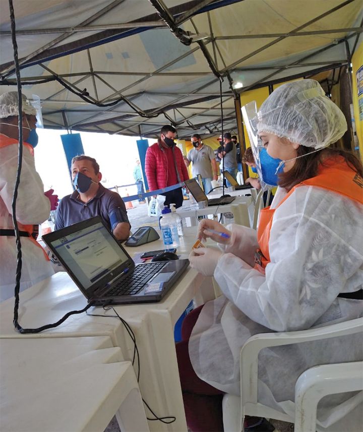 Estudantes do curso Técnico em  Enfermagem do SEG Santiago participam do Projeto Saúde na Estrada