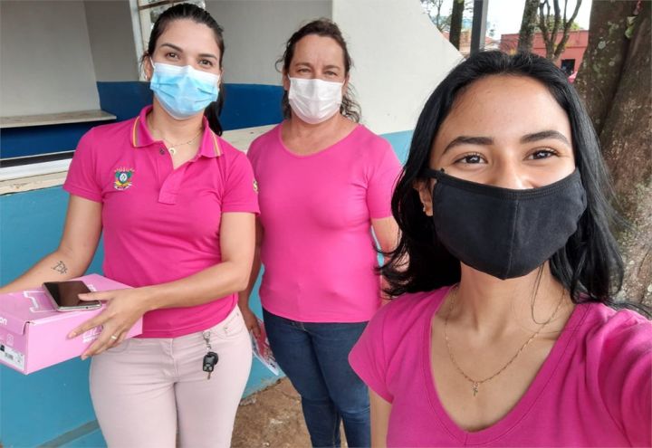 Estudantes do SEG realizam ação social de Outubro Rosa em Santo Antônio das Missões/RS