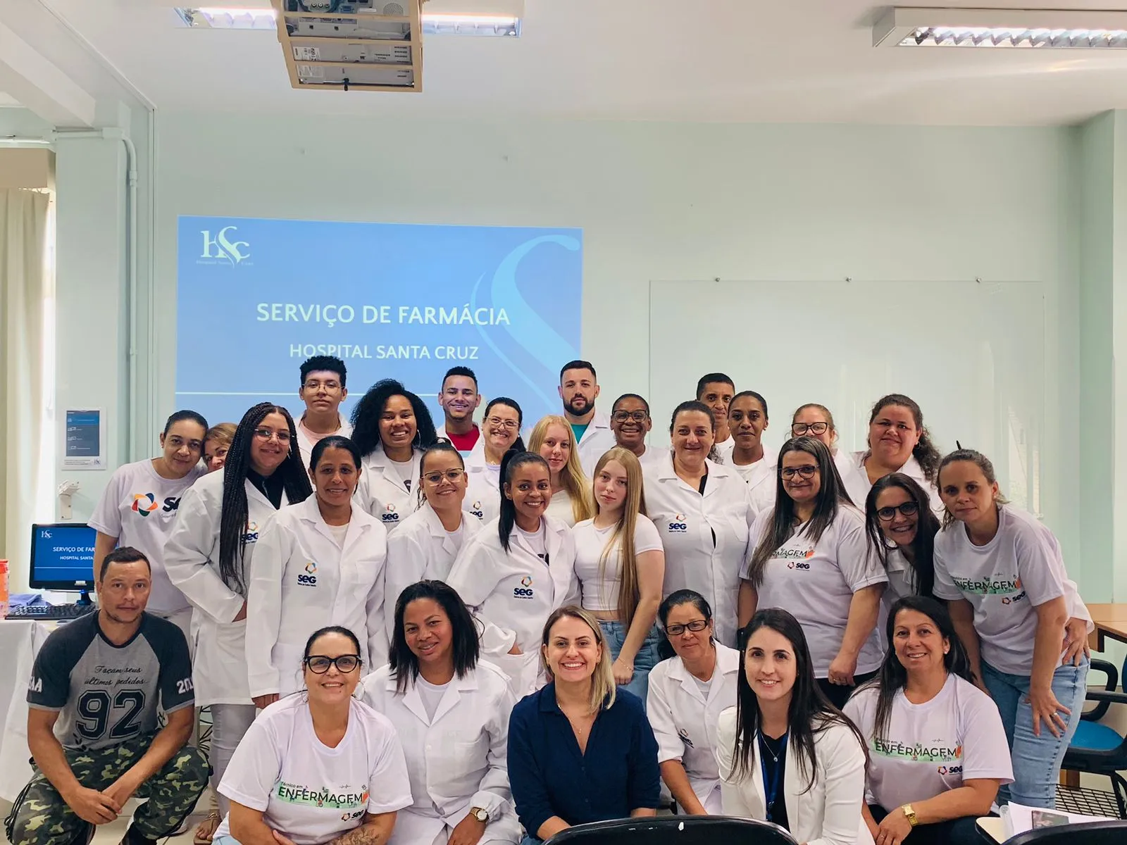 Alunos do Curso Técnico de Enfermagem realizam visita técnica ao Hospital Santa Cruz