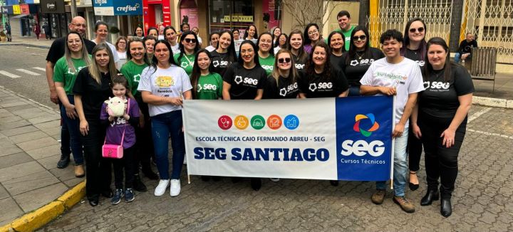 Escola SEG de Santiago Participa do Desfile Cívico em Comemoração à Independência