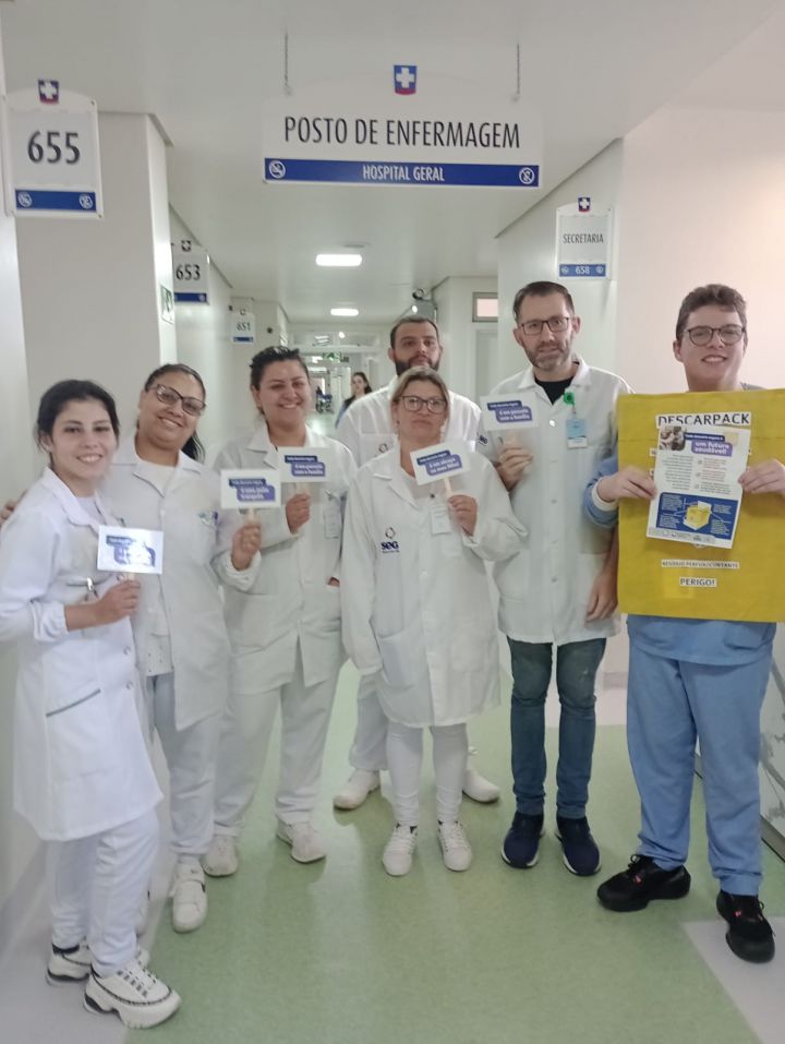 Alunos do SEG de Caxias do Sul participam de treinamento sobre perfurocortantes no Hospital HG