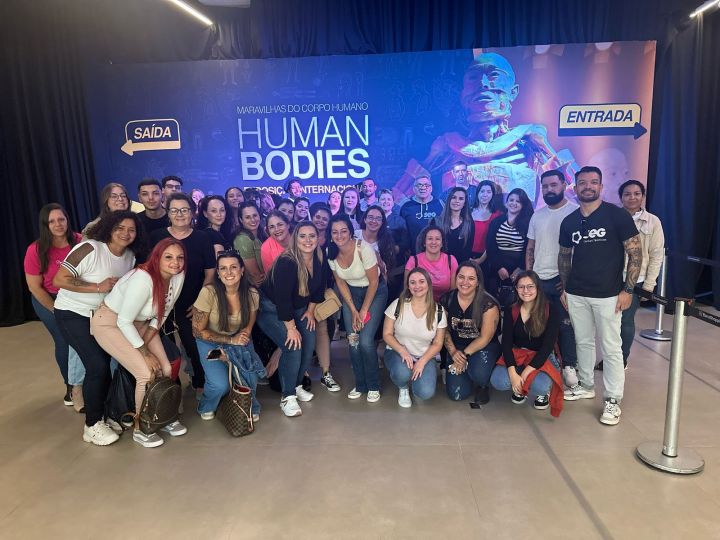 Alunos da Escola SEG de Caxias do Sul visitam exposição Human Bodies